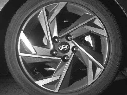 Used 2025 Hyundai Elantra SEL image 13