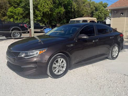 Used 2018 Kia Optima LX image 1