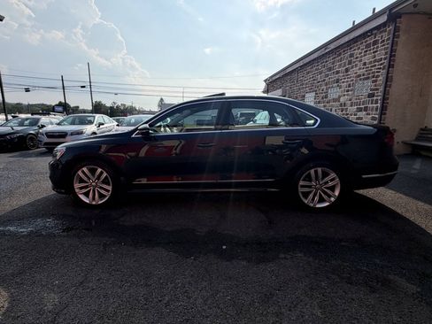 Used 2017 Volkswagen Passat 1.8T SE FWD image 2