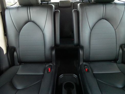 Certified 2025 Toyota Highlander XLE AWD/4WD image 13