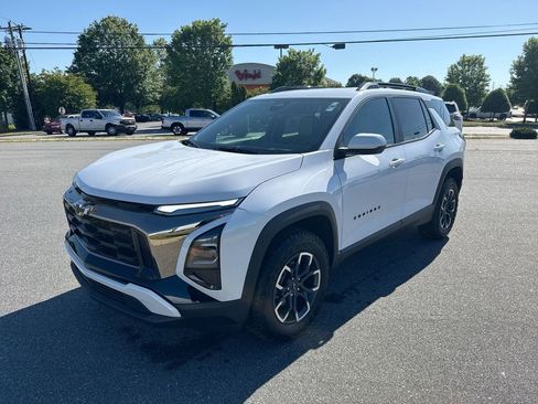 Certified 2026 Chevrolet Equinox ACTIV w/ Convenience Package III AWD/4WD image 3