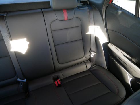 Used 2024 Chevrolet Trax RS w/ Driver Confidence Package image 14