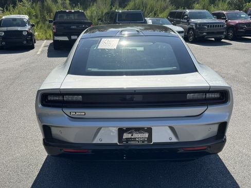 Used 2024 Dodge Charger Daytona R/T w/ Plus Group AWD/4WD image 6