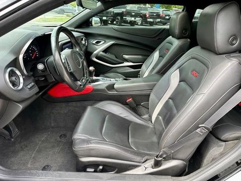 Used 2020 Chevrolet Camaro SS RWD image 11