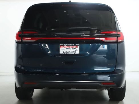 Used 2023 Chrysler Pacifica Touring-L w/ Uconnect Theater Family Group AWD/4WD image 44