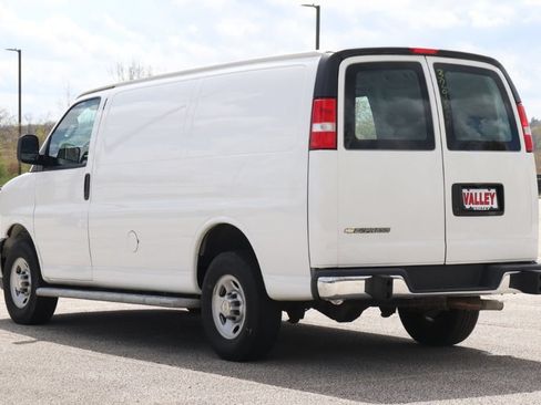 Used 2024 Chevrolet Express 2500 w/ Driver Convenience Package RWD image 6