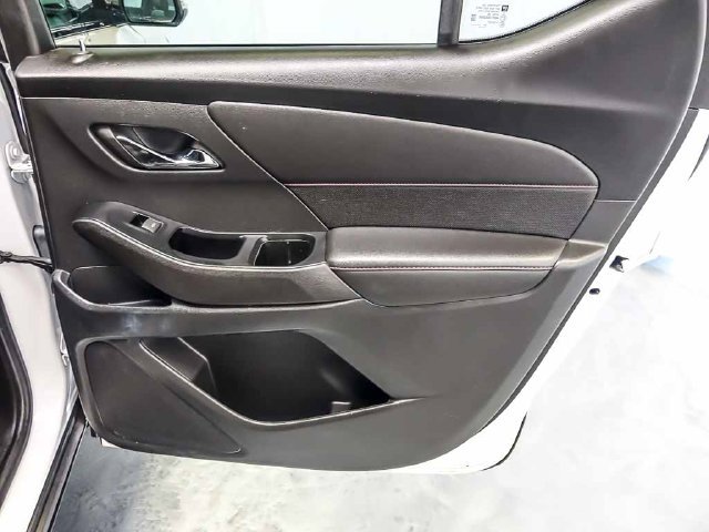 Certified 2023 Chevrolet Traverse RS w/ LPO, Floor Liner Package AWD/4WD image 37