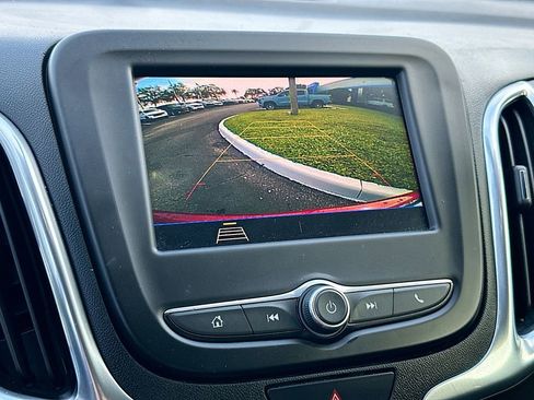 Used 2020 Chevrolet Equinox LT w/ Driver Convenience Package image 14