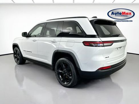 Used 2023 Jeep Grand Cherokee Altitude image 6