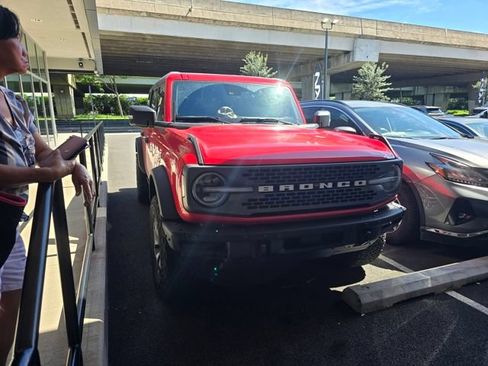 Used 2024 Ford Bronco Badlands AWD/4WD image 2