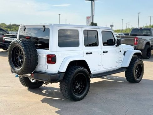Used 2022 Jeep Wrangler Unlimited Sahara w/ Cold Weather Group AWD/4WD image 2