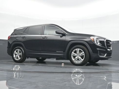 Used 2024 GMC Terrain SLE image 23