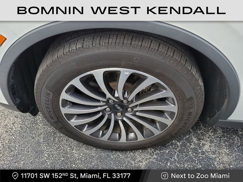 Used 2023 Lincoln Aviator Reserve image 7