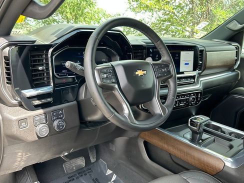Used 2024 Chevrolet Silverado 1500 High Country w/ Technology Package AWD/4WD image 7