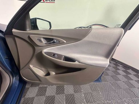 Used 2025 Chevrolet Malibu LT FWD image 16