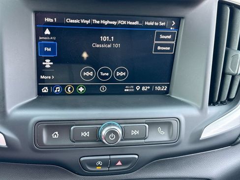 Used 2024 GMC Terrain SLE w/ Driver Convenience Package FWD image 16
