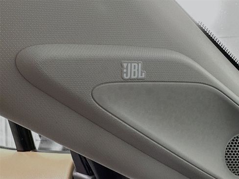 Used 2023 Toyota RAV4 XLE Premium image 31