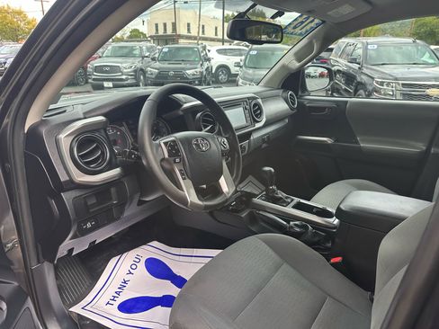 Used 2016 Toyota Tacoma SR5 image 9