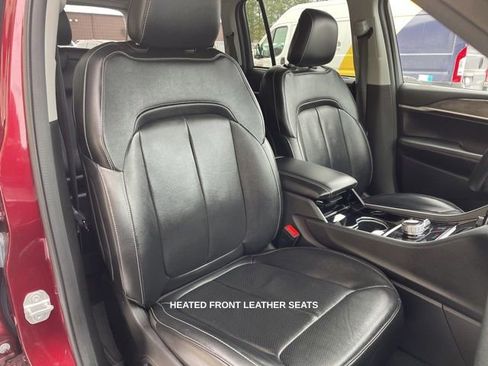 Certified 2022 Jeep Grand Cherokee Limited w/ Luxury Tech Group II image 3