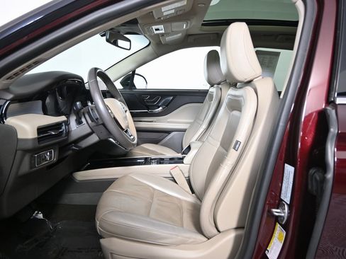 Used 2021 Lincoln Corsair Standard w/ Premium Package image 21