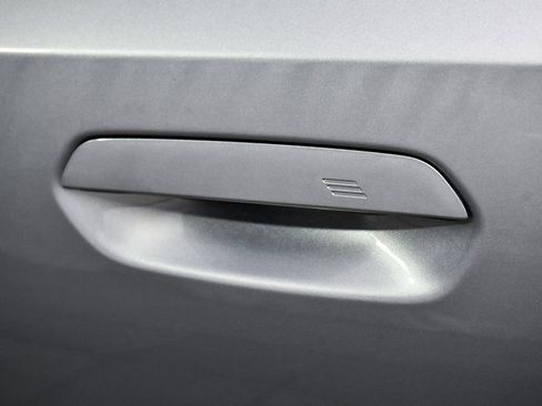 Used 2025 BMW i5 M60 w/ Executive Package image 12