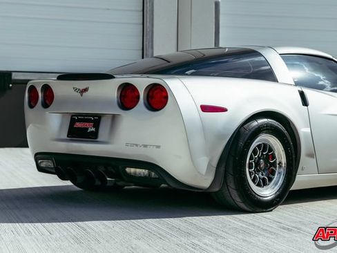 Used 2006 Chevrolet Corvette Z06 w/ Preferred Equipment Group RWD image 59