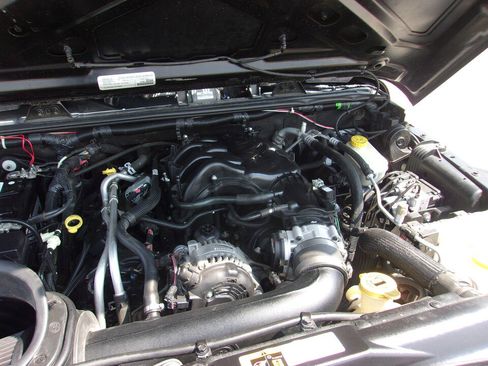 Used 2016 Jeep Wrangler Sport image 9