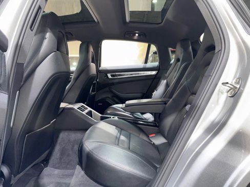 Used 2018 Porsche Panamera 4S image 13