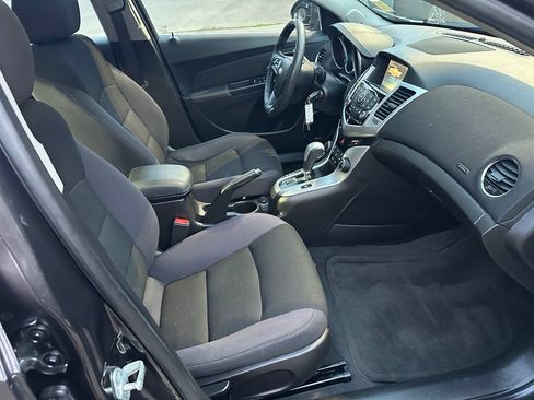 Used 2015 Chevrolet Cruze LT w/ Sun And Sound Package FWD image 12