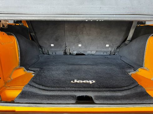 Used 2012 Jeep Wrangler Unlimited Rubicon w/ Dual Top Group image 22