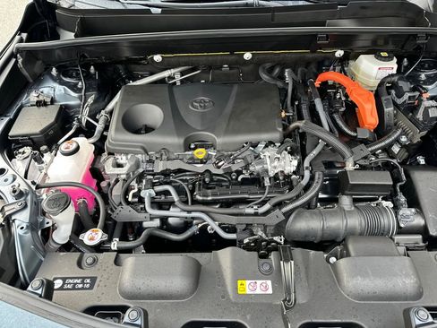 Used 2024 Toyota Venza Limited image 28