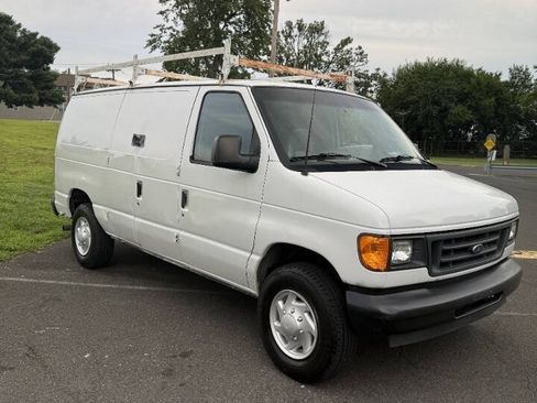 Used 2003 Ford E-350 and Econoline 350 Super Duty RWD image 11