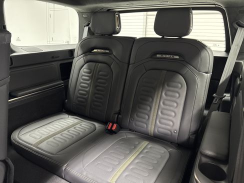 Used 2025 Rivian R1S Adventure AWD/4WD image 25