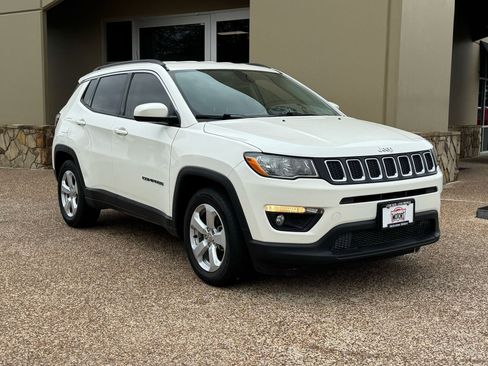 Used 2019 Jeep Compass Latitude w/ Popular Equipment Group image 6
