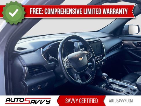 Used 2023 Chevrolet Traverse Premier FWD image 9