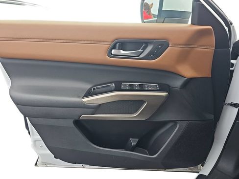 Used 2025 Nissan Pathfinder Platinum w/ Cargo Package FWD image 26