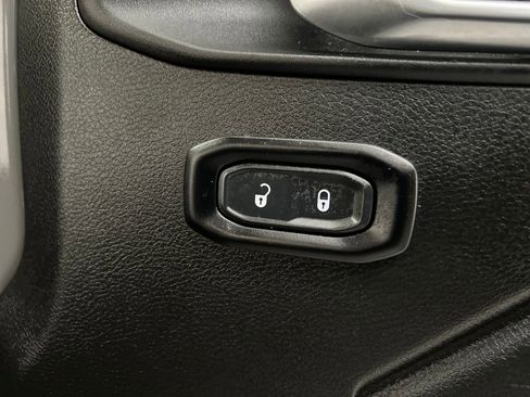 Used 2023 Jeep Wrangler Altitude image 23