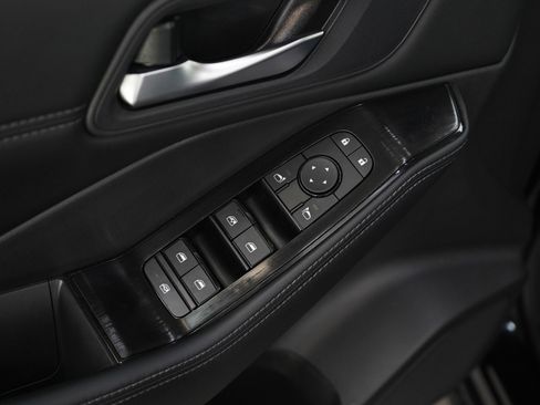 Used 2024 Nissan Rogue SV w/ SV Premium Package image 19