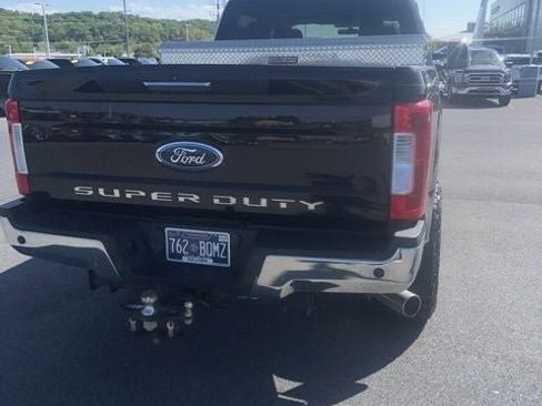 Used 2018 Ford F250 XLT w/ XLT Premium Package AWD/4WD image 10