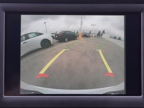 Used 2020 Chrysler Pacifica Touring-L image 23