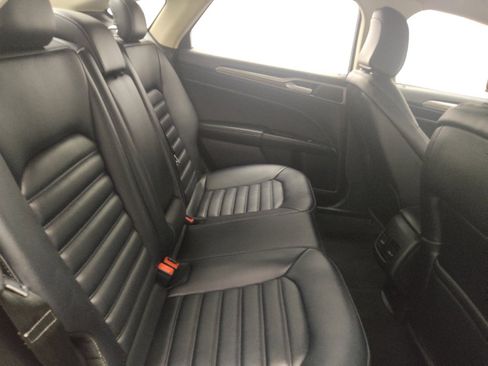 Used 2020 Ford Fusion SEL FWD image 19