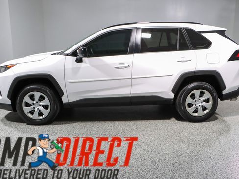 Used 2021 Toyota RAV4 LE AWD/4WD image 10