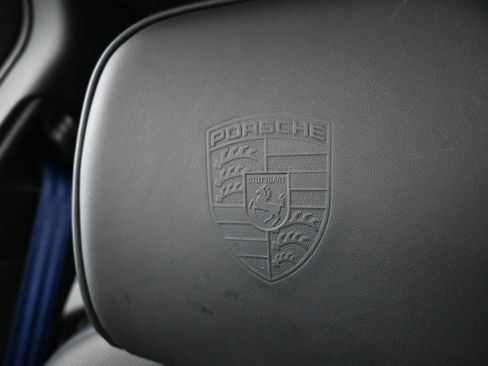 Certified 2025 Porsche Macan AWD/4WD image 10
