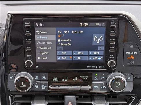 Used 2022 Toyota Highlander Bronze Edition image 12