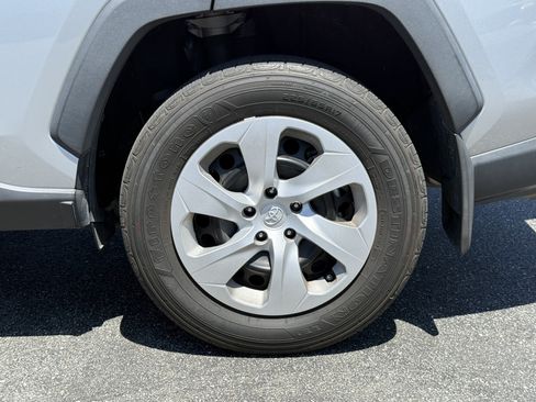 Used 2023 Toyota RAV4 LE FWD image 9