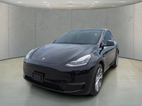 Used 2023 Tesla Model Y Long Range AWD/4WD image 11