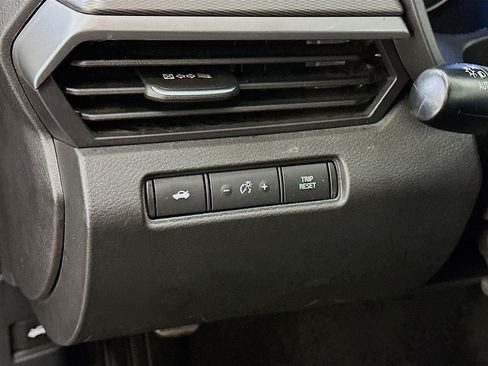 Used 2024 Nissan Altima 2.5 SR image 17