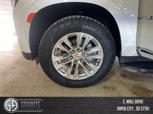 Used 2023 GMC Yukon SLT w/ SLT Luxury Package AWD/4WD image 31