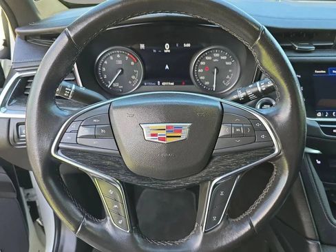 Used 2022 Cadillac XT5 Premium Luxury w/ Technology Package AWD/4WD image 13