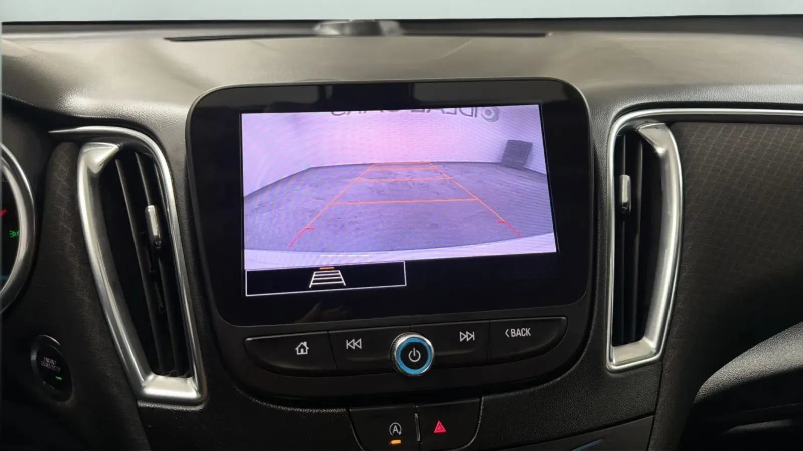 Used 2021 Chevrolet Malibu LT FWD image 14